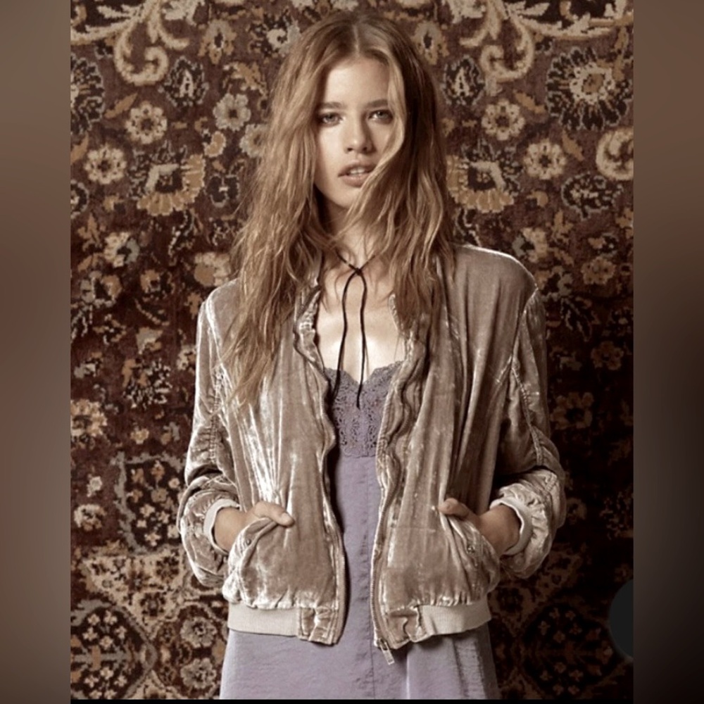 Free People Rouched Velvet Bomber Jacket EUC Taupe Size S